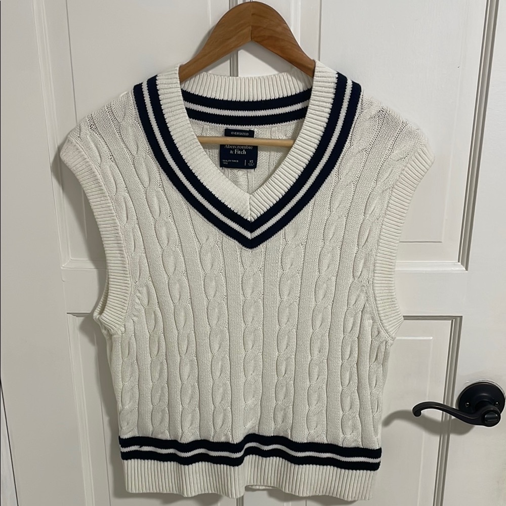 Abercrombie & Fitch Sweater Vest White/Navy